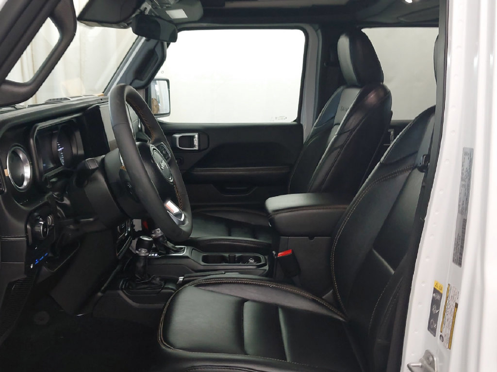 Used 2024 Jeep Wrangler Unlimited Sahara AWD/4WD image 10