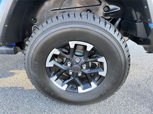 Used 2025 Jeep Wrangler Unlimited Rubicon AWD/4WD image 18