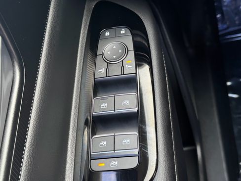 Certified 2025 Nissan Murano SV FWD image 33
