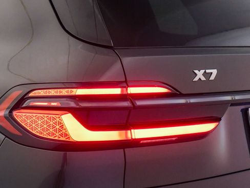 Used 2024 BMW X7 M60i w/ Climate Comfort Package AWD/4WD image 13