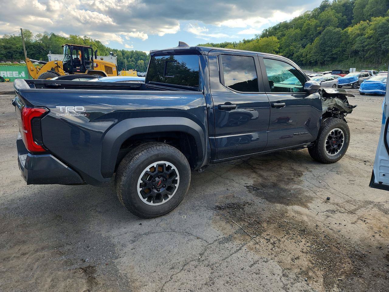 Used 2024 Toyota Tacoma TRD Off-Road w/ TRD Off Road Upgrade Package AWD/4WD image 5
