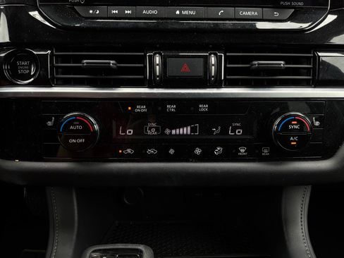 Used 2025 Nissan Pathfinder SV FWD image 28