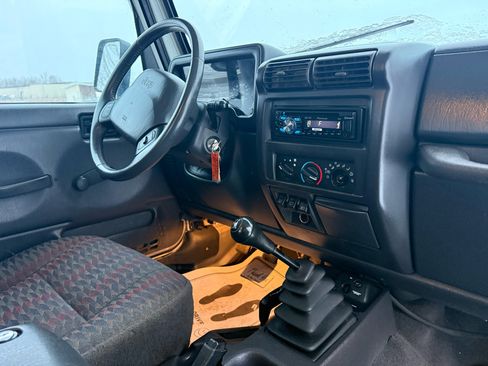 Used 2000 Jeep Wrangler Sport image 30