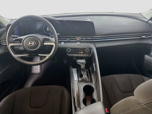 Used 2024 Hyundai Elantra SEL FWD image 36