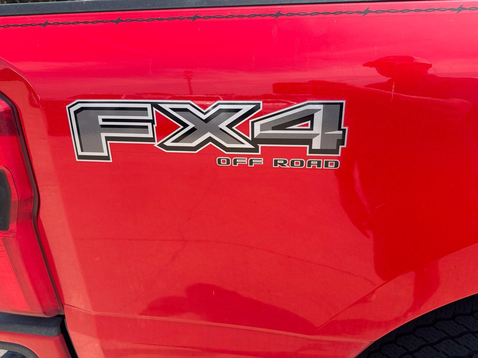Used 2025 Ford F250 Lariat w/ Black Appearance Package AWD/4WD image 9