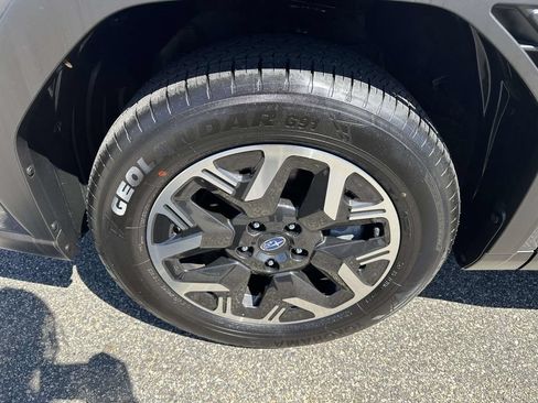 Certified 2025 Subaru Forester AWD/4WD image 6