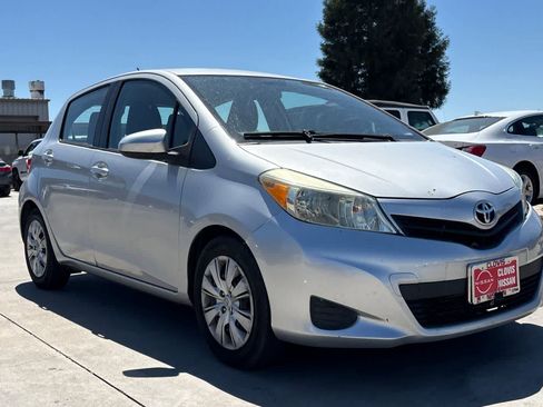 Used 2014 Toyota Yaris LE FWD image 10