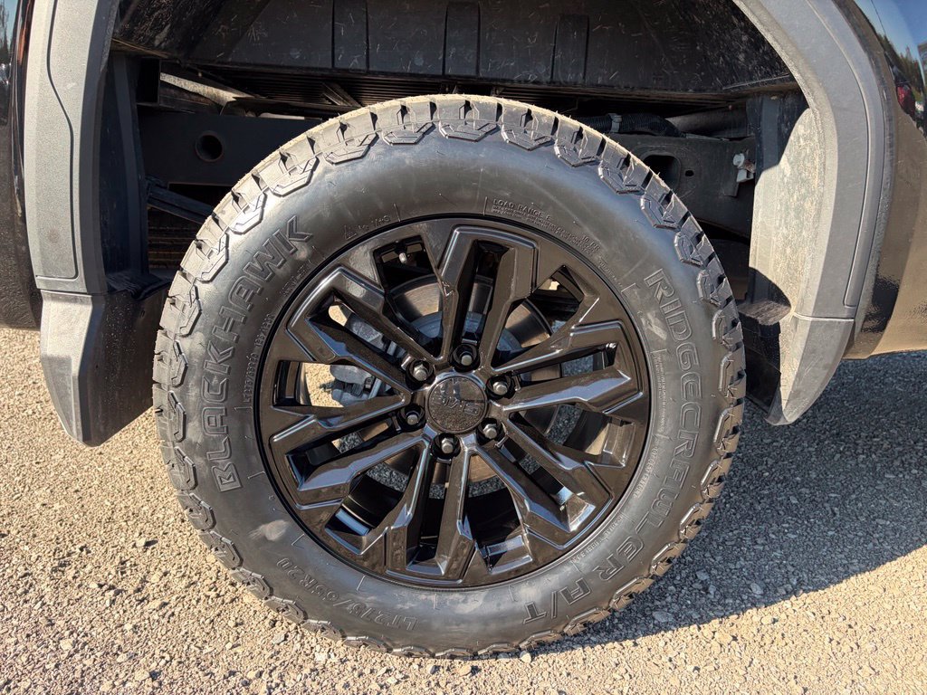 Used 2026 GMC Sierra 1500 AT4 w/ AT4 Premium Package AWD/4WD image 11