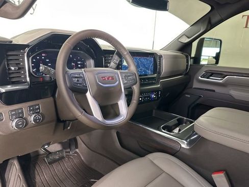 Used 2025 GMC Sierra 2500 SLT w/ SLT Premium Package image 20