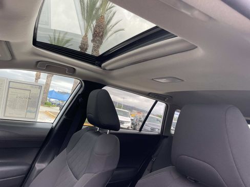 Used 2022 Toyota Corolla Cross LE image 4