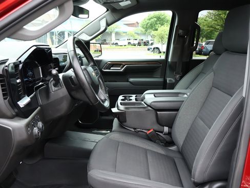 Used 2023 Chevrolet Silverado 1500 LT AWD/4WD image 10