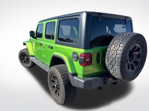 Used 2019 Jeep Wrangler Unlimited Sahara w/ Dual Top Group AWD/4WD image 3