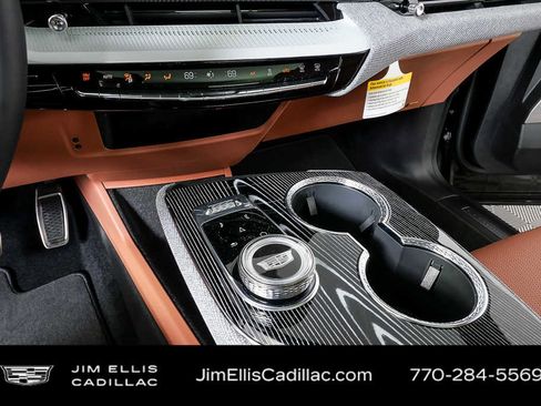 New 2026 Cadillac Optiq Sport 2 image 18