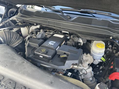 Used 2024 RAM 2500 Laramie AWD/4WD image 41
