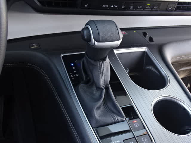 Certified 2025 Toyota Sienna XLE w/ XLE Plus Package FWD image 31
