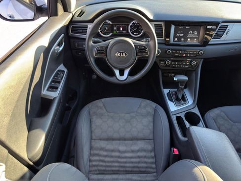 Used 2018 Kia Niro LX image 25