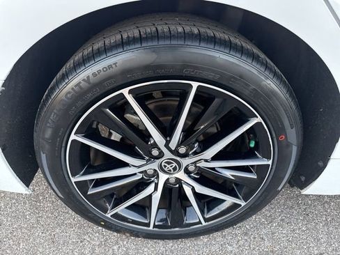 Used 2024 Toyota Camry SE w/ Convenience Package image 14