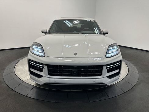 Certified 2025 Porsche Cayenne Turbo AWD/4WD image 11