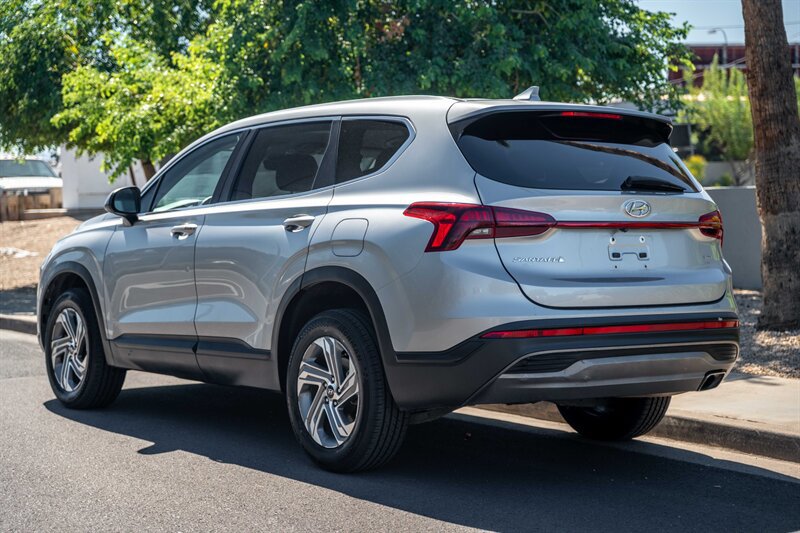 Used 2021 Hyundai Santa Fe SE AWD/4WD image 3