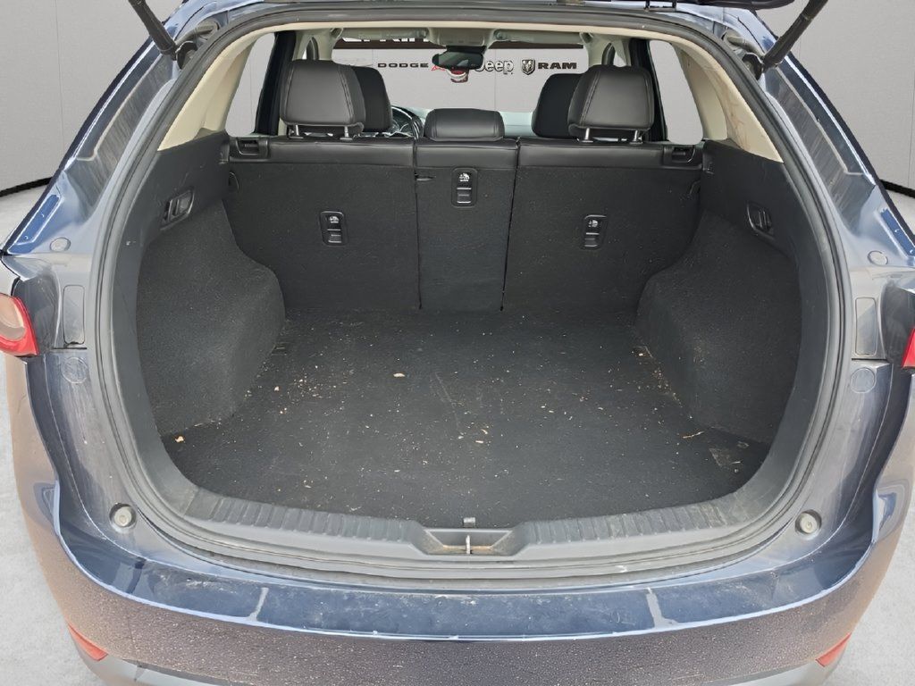 Used 2018 MAZDA CX-5 Touring w/ Preferred Equipment Package FWD image 12