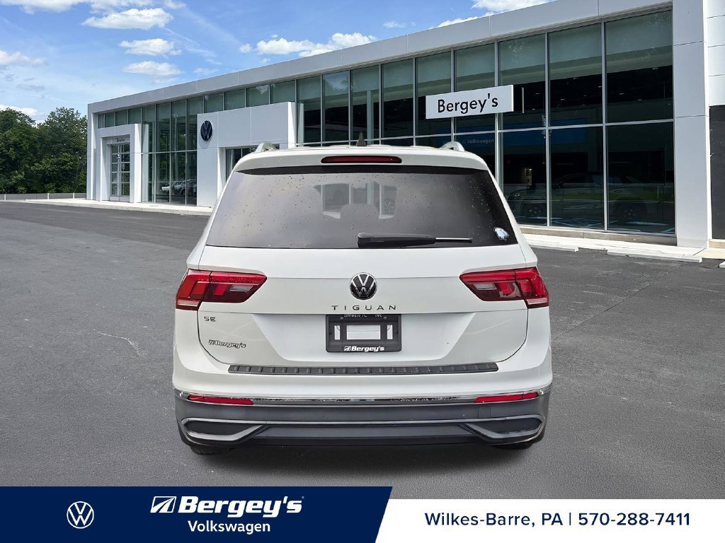Certified 2023 Volkswagen Tiguan SE w/ Panoramic Sunroof Package FWD image 10