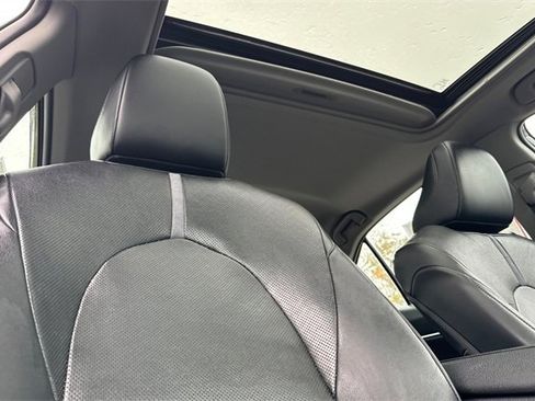 Used 2021 Toyota Camry XLE w/ Navigation Upgrade Package image 20