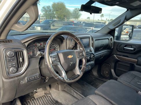 Used 2022 Chevrolet Silverado 2500 LT w/ Convenience Package image 10