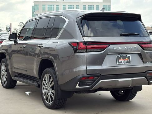 Used 2024 Lexus LX 600 4WD w/ Ultra Luxury Package image 3