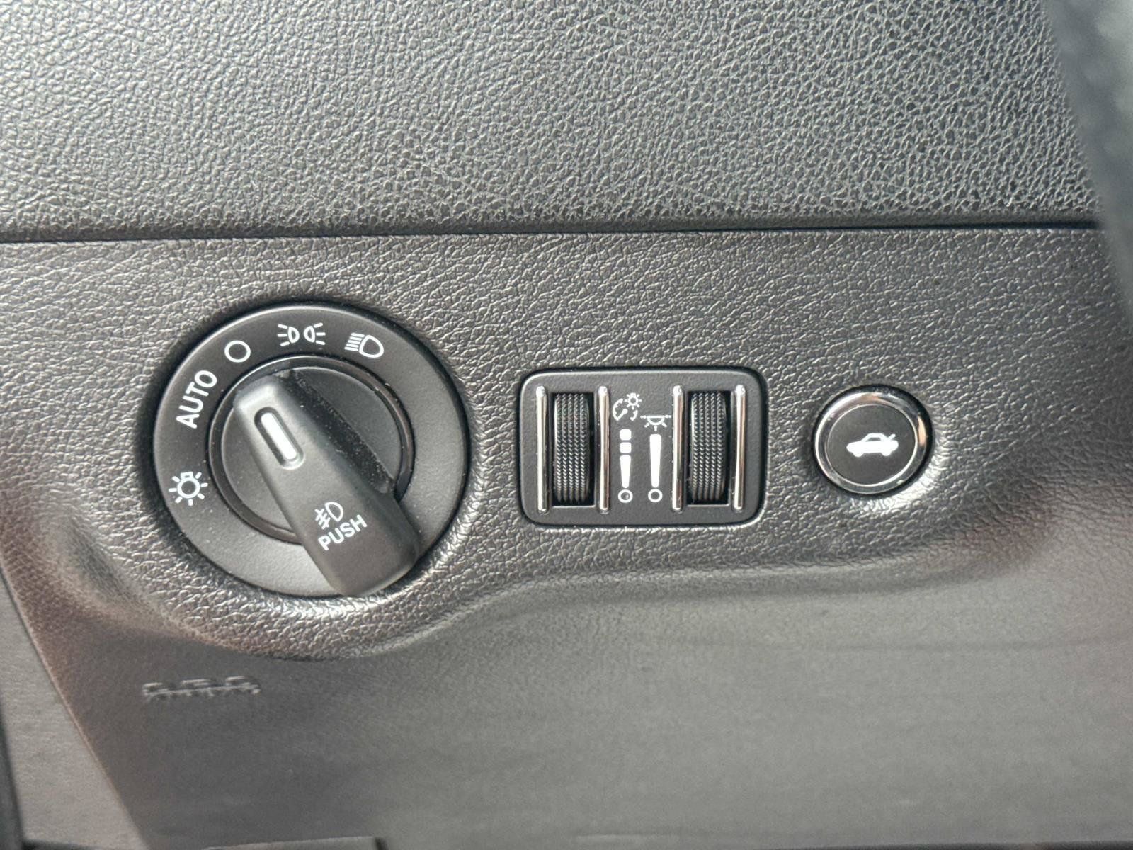 Used 2023 Dodge Charger Scat Pack w/ Navigation & Travel Group RWD image 18
