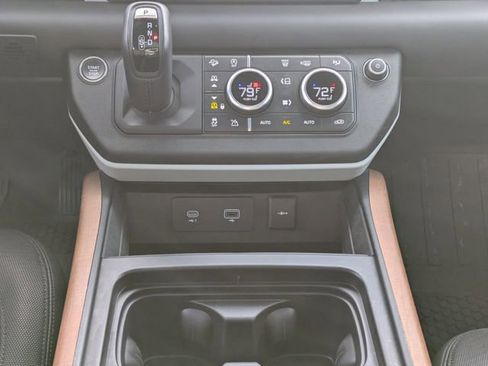 Used 2024 Land Rover Defender 110 X-Dynamic SE image 20
