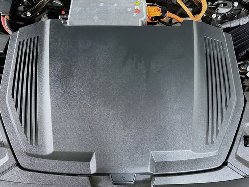 Used 2023 Audi e-tron Premium image 13