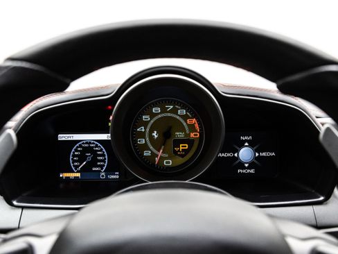 Used 2012 Ferrari 458 Italia Coupe RWD image 28