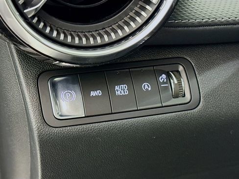 New 2026 Chevrolet Equinox LT w/ Convenience Package II AWD/4WD image 10