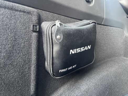 Used 2021 Nissan Rogue SV image 39