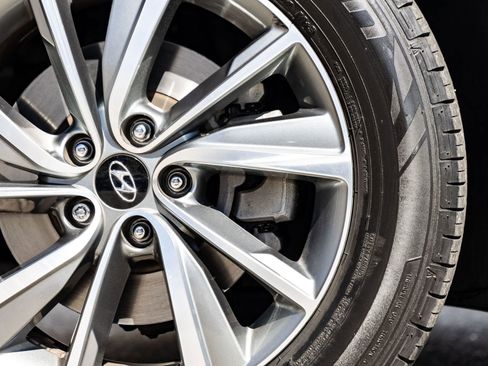 Used 2019 Hyundai Santa Fe Limited FWD image 11