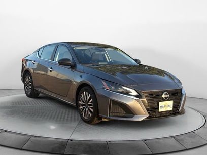 Used 2024 Nissan Altima 2.5 SV