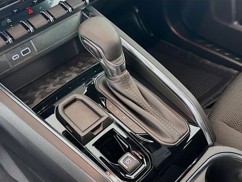 New 2025 GMC Canyon Elevation w/ Convenience Package image 18