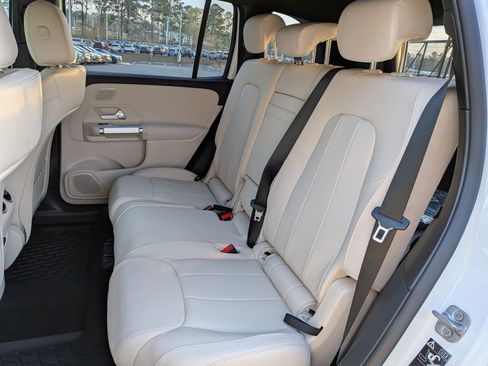 New 2026 Mercedes-Benz GLB 250 image 32