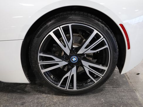Used 2015 BMW i8 image 11