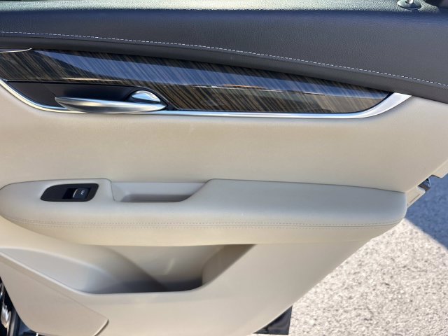 Used 2017 Cadillac XT5 FWD image 20