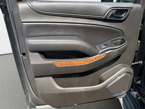 Used 2016 Chevrolet Suburban LTZ image 11