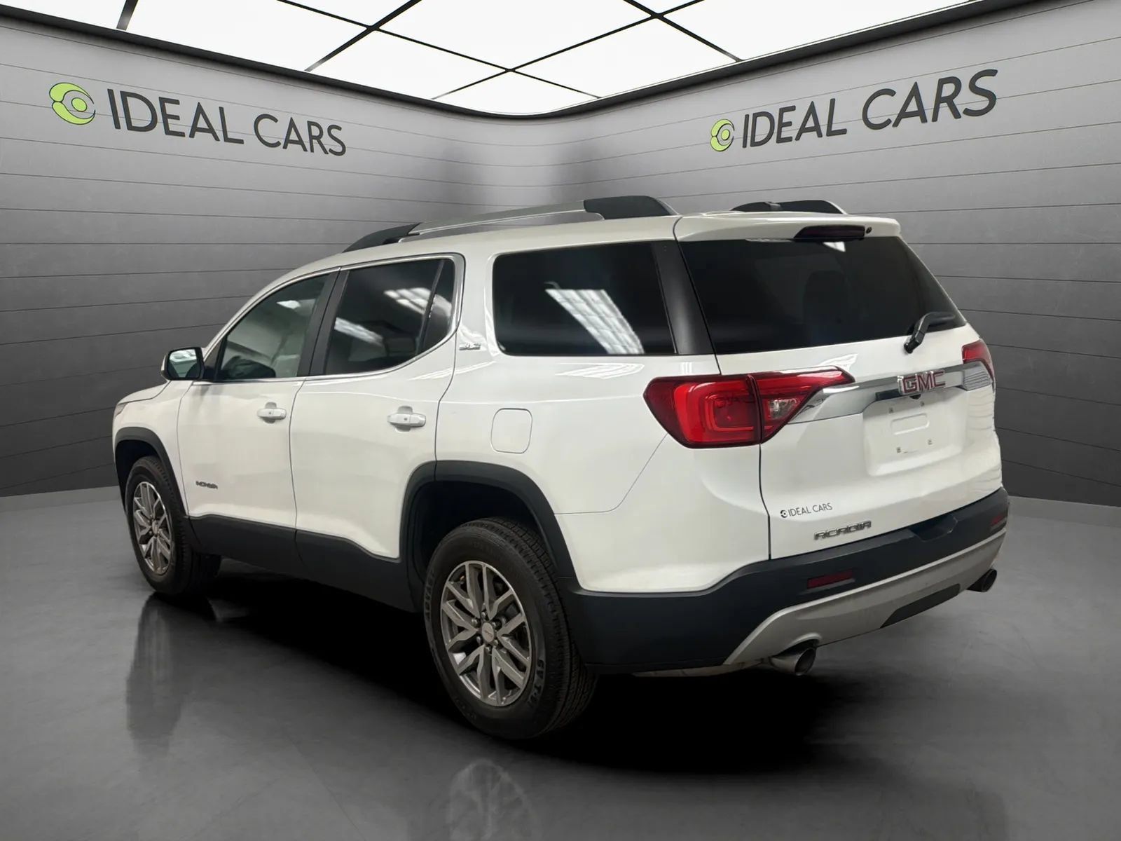 Used 2018 GMC Acadia SLE w/ LPO, Cargo Package FWD image 7
