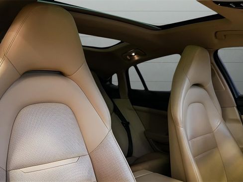 Used 2020 Porsche Panamera 4 image 66