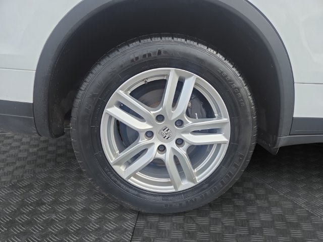 Used 2016 Porsche Cayenne AWD/4WD image 36