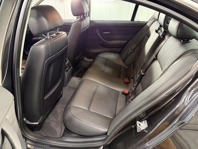Used 2011 BMW 335i xDrive Sedan AWD/4WD image 8