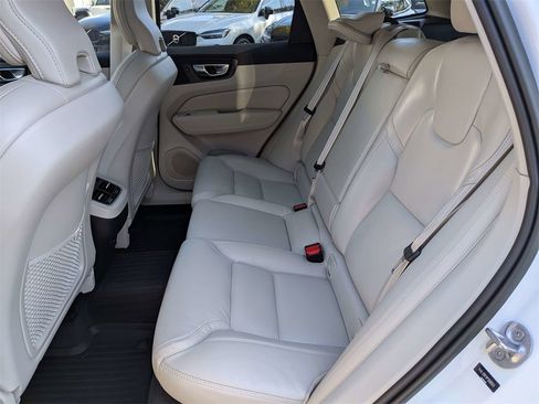 Certified 2023 Volvo XC60 B5 Ultimate image 15