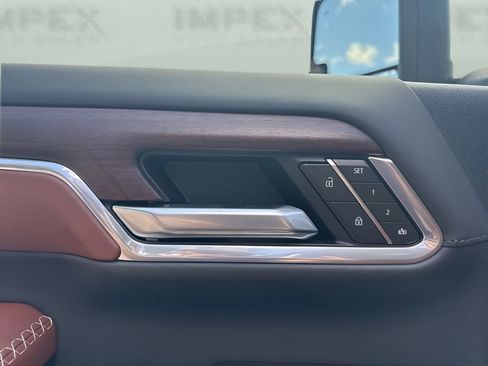 New 2026 GMC Sierra 2500 Denali Ultimate AWD/4WD image 12