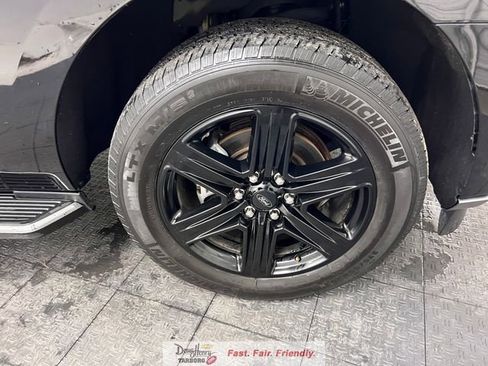 Used 2021 Ford Expedition Max XLT image 16