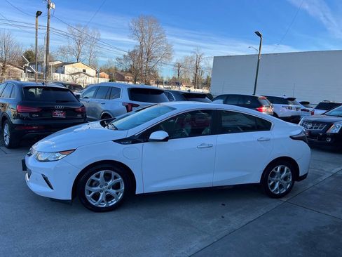 Used 2017 Chevrolet Volt Premier w/ Driver Confidence II Package image 5