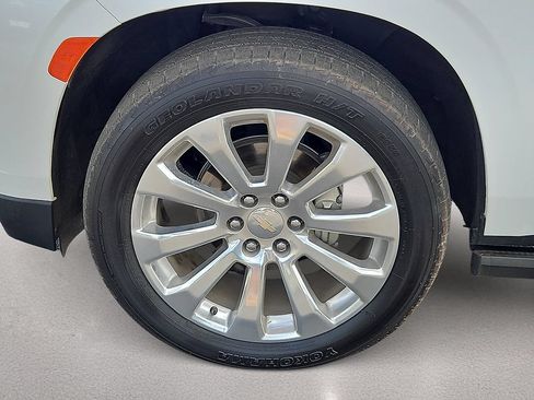 Used 2022 Chevrolet Tahoe Premier AWD/4WD image 13